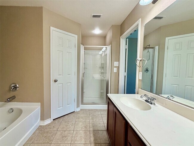 Building Photo - 3504 Northpointe Drive
