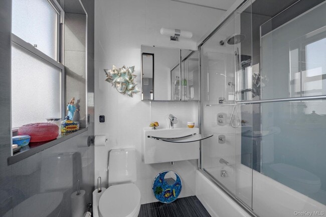 Building Photo - 21-70 31st St