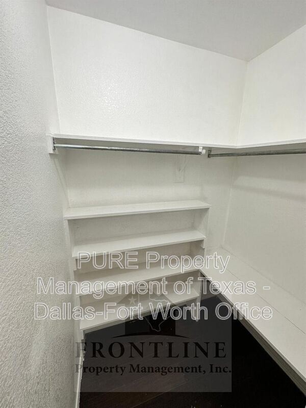 Building Photo - 321 Fossil Bridge Dr