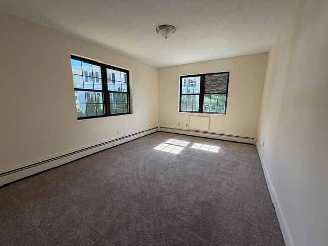 Building Photo - 56 Westville Rd