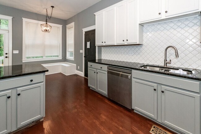 Building Photo - 115 Blackwater Dr