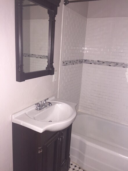 Building Photo - 873 10th Ave S