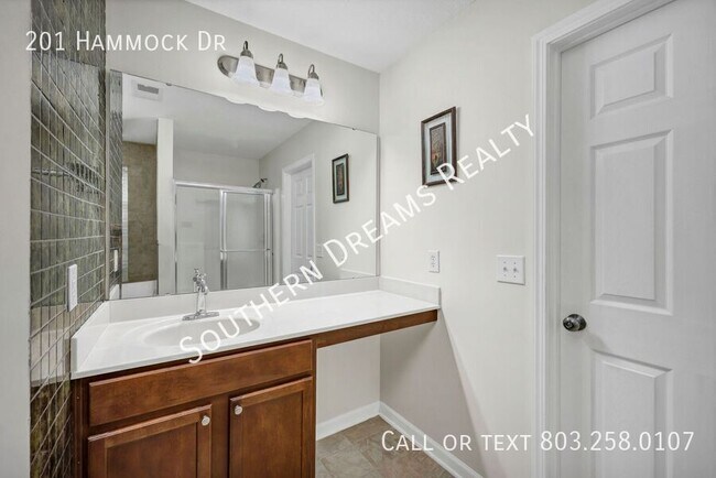 Building Photo - 201 Hammock Dr
