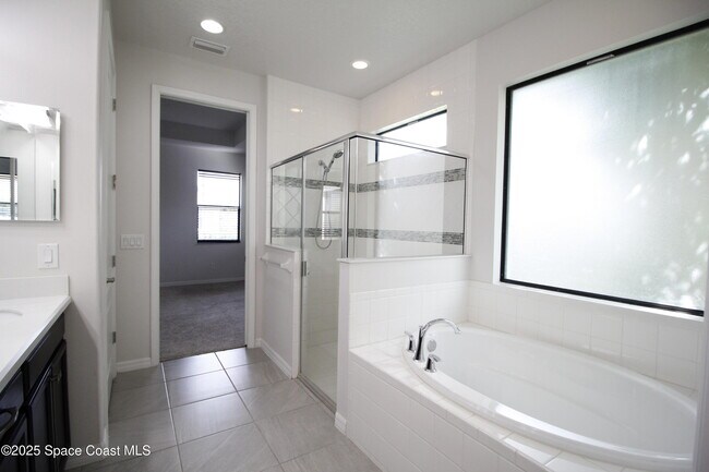 Building Photo - 3039 Burghley Park Way