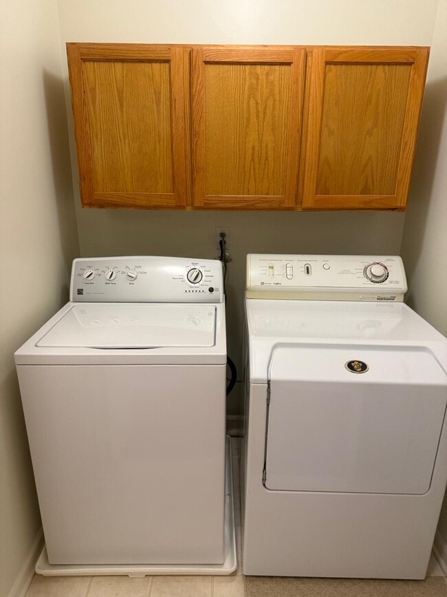 Building Photo - 7438 Lacy Dr