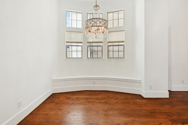 Building Photo - 5636 Kiam St