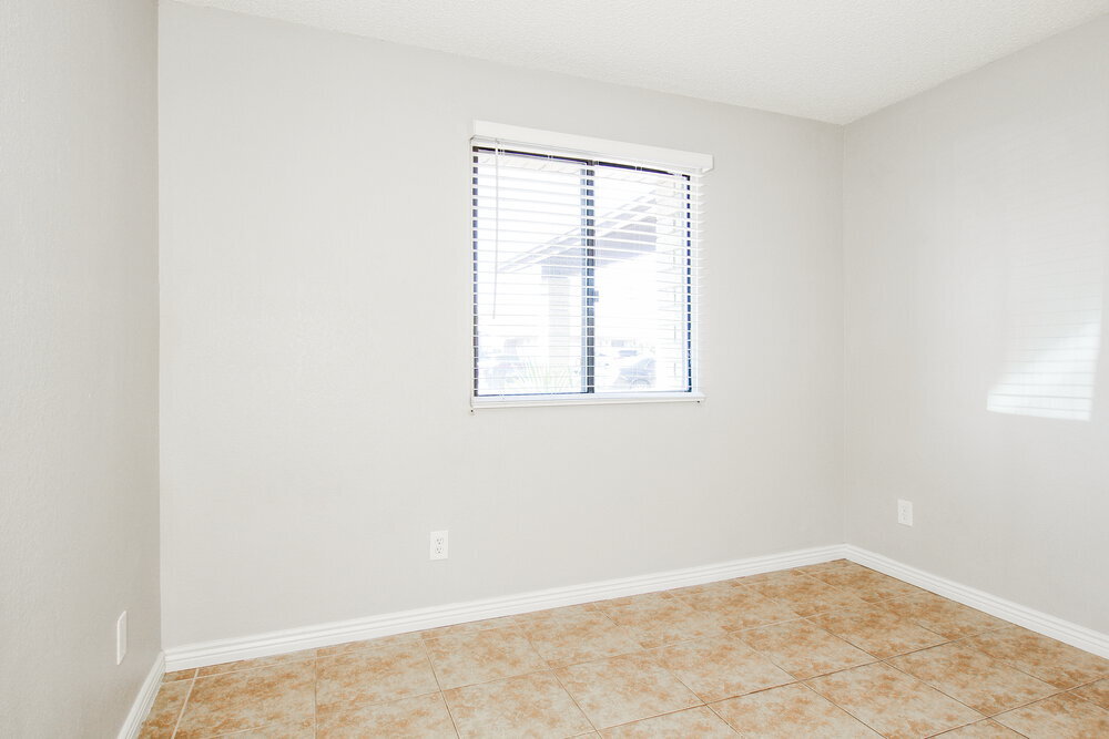 Building Photo - 10308 W Calle Del Oro