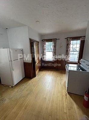 Building Photo - 46 Wachusett St