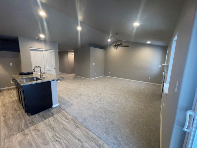 Building Photo - West Valley Home with Underground Sprinklers and Garage