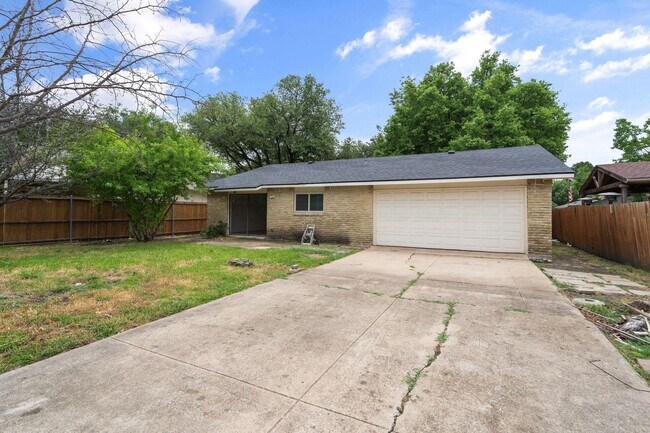 Building Photo - 5061 Amhurst Ln