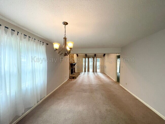 Building Photo - 839 Wimbledon Dr