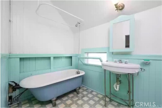 Building Photo - 384 W 15th St