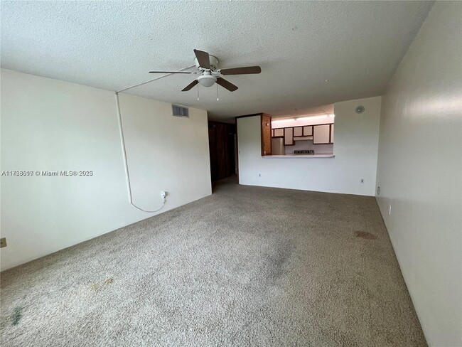 Building Photo - 14850 Naranja Lakes Blvd