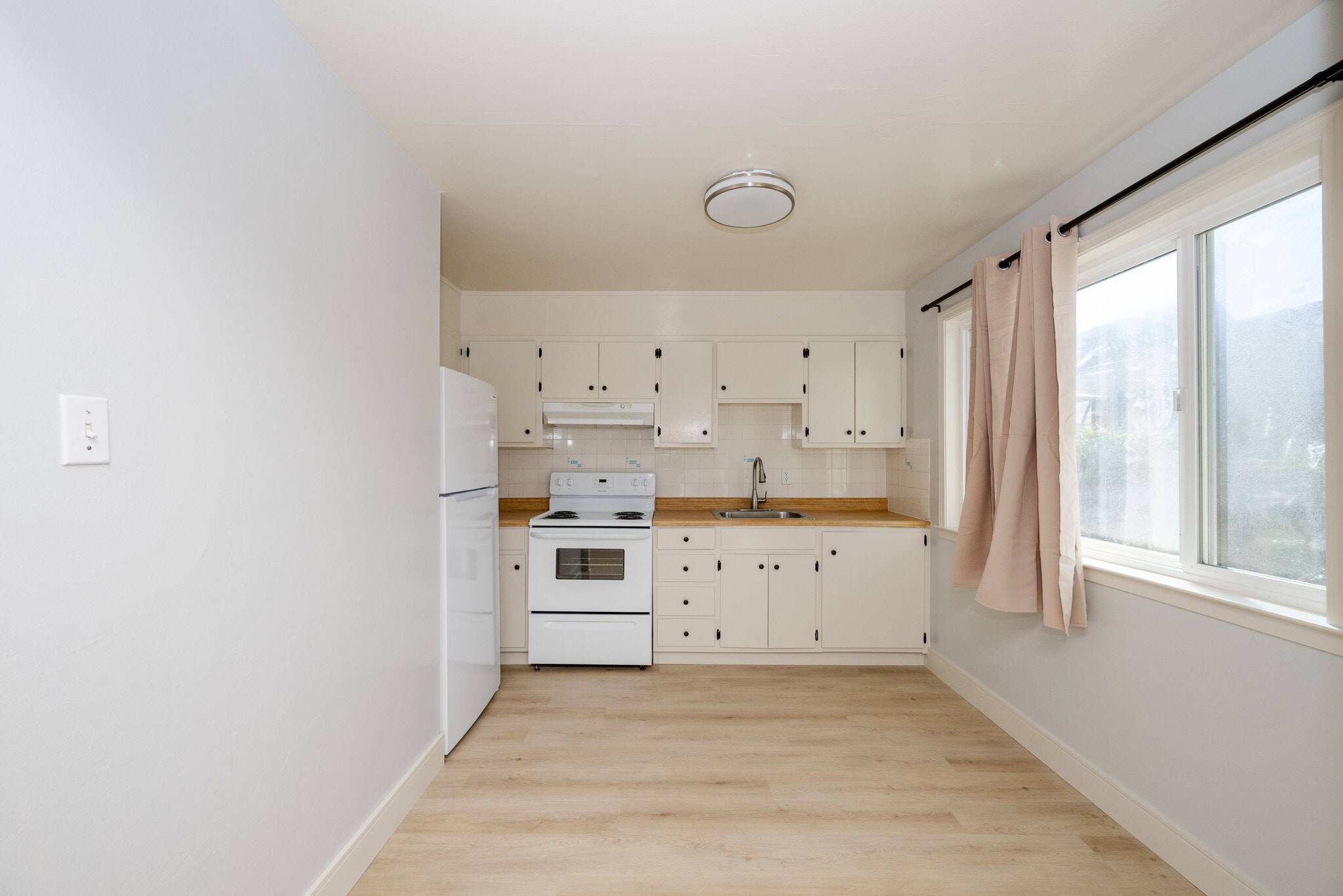 Building Photo - 185 Sickles Ave