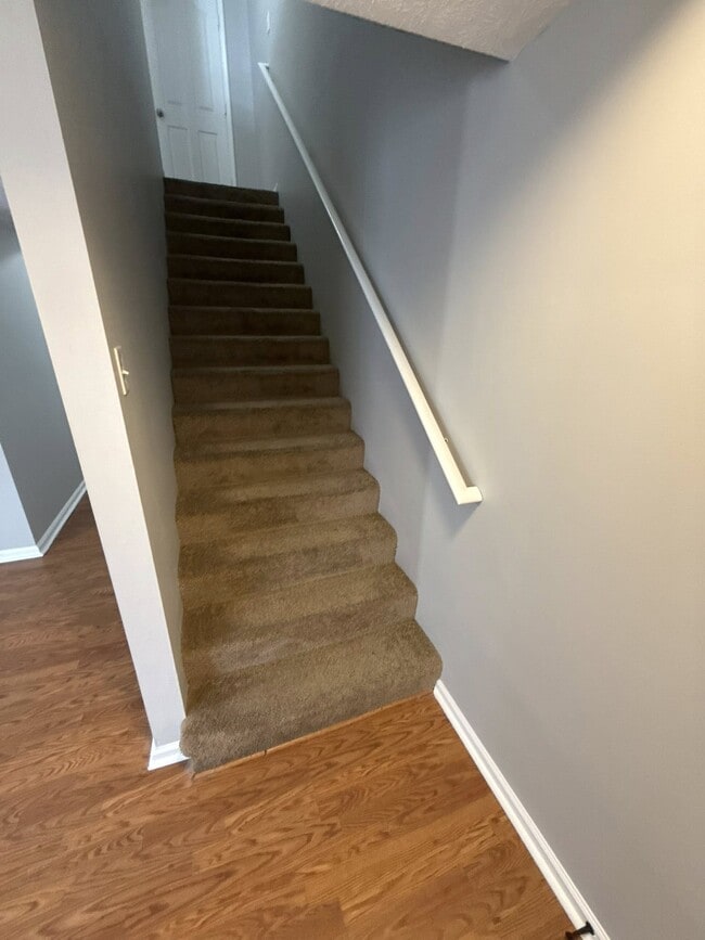 Building Photo - 112 Tanbark Dr