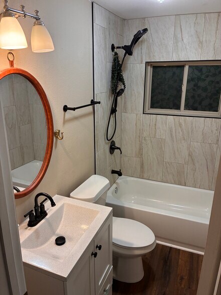 Bathroom - 1922 Bragg St
