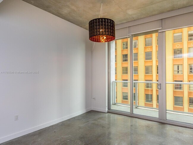 Building Photo - 151 SE 1st St