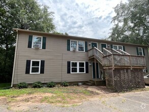 Building Photo - 2 Bedroom Lower Level Unit in Concord