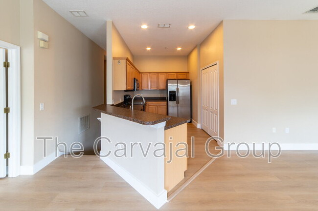 Building Photo - 6646 S Goldenrod Rd