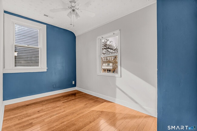 Building Photo - 1504 Iranistan Ave