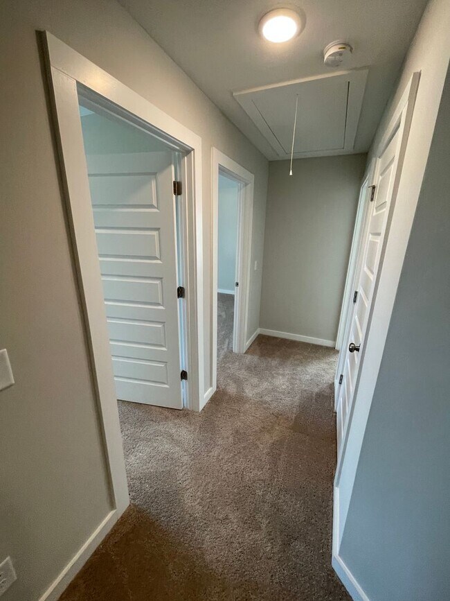 Building Photo - Home for Rent in Calera, AL!!! Available to View with 48 Hour Notice!!!