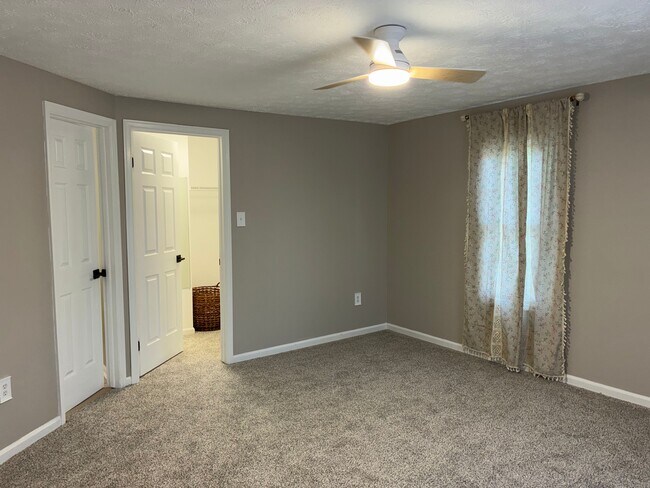 Building Photo - 815 Stratford Way