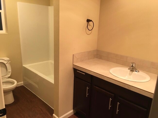 Building Photo - 197 Cloverdale Rd