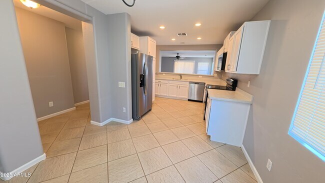 Building Photo - 1744 Maddison Cir