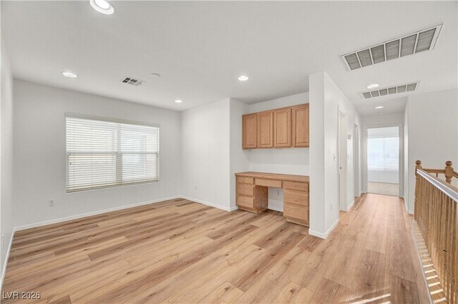 Building Photo - 9260 Pembrook Falls Ave