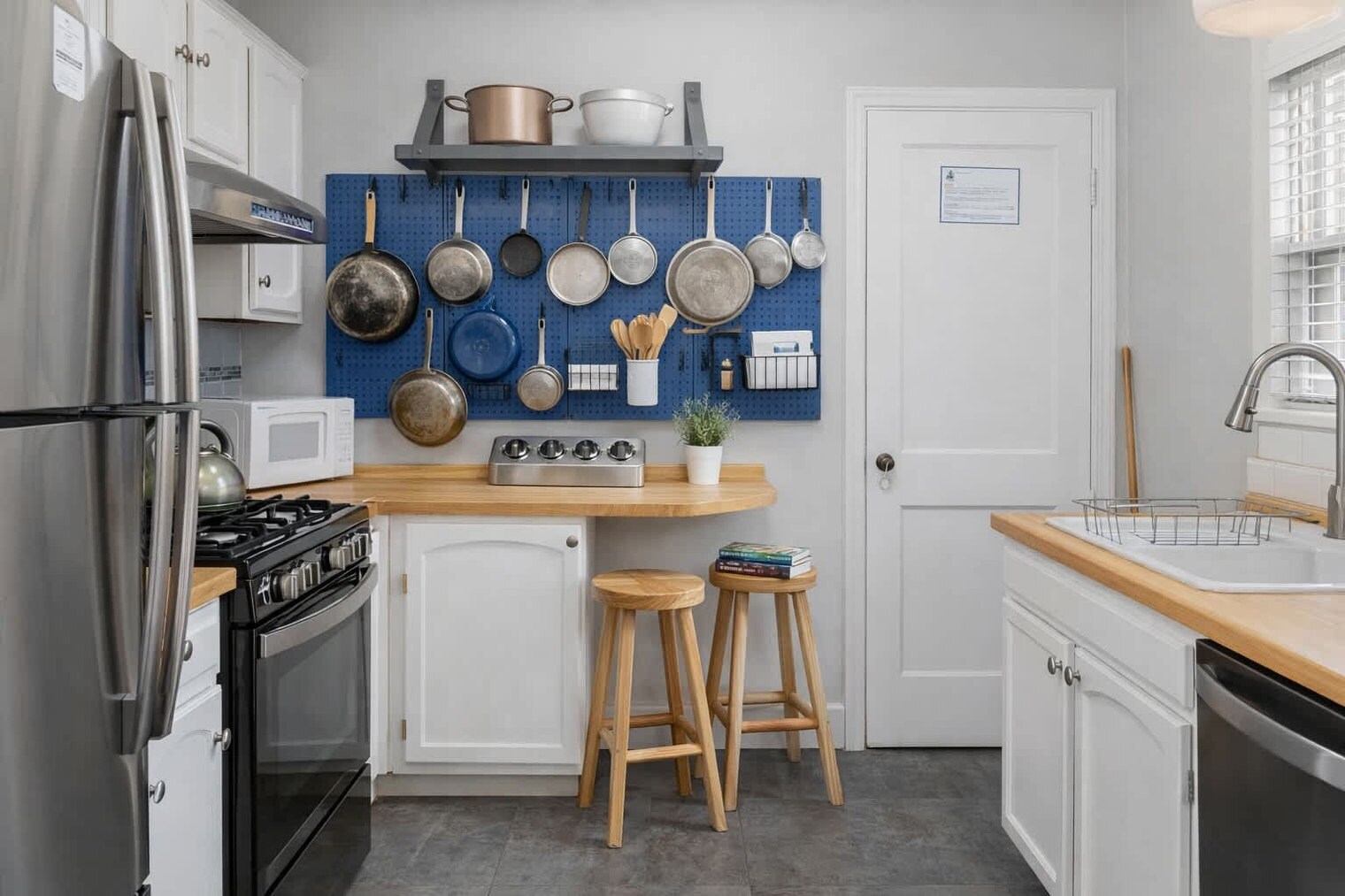 Building Photo - 432 W Seymour St