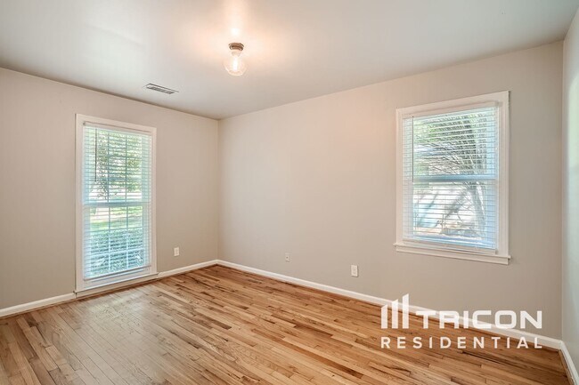 Building Photo - 5547 Stoneybrook Ct SE
