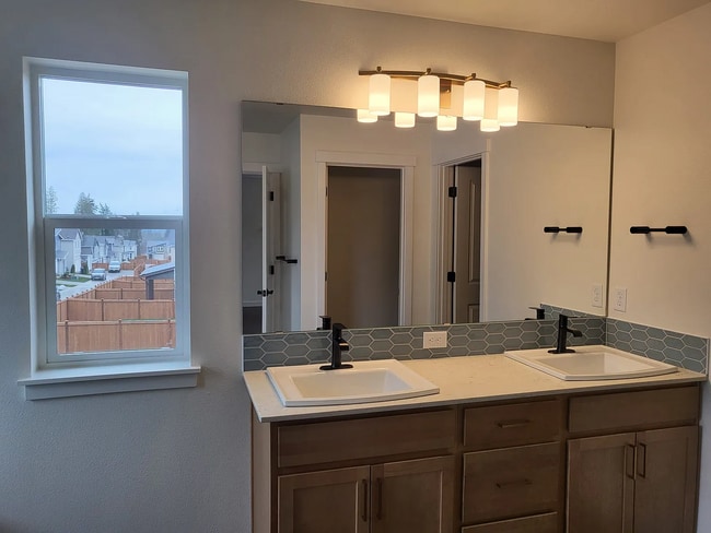 Building Photo - Beautiful, Almost Brand-New Single-Family Home for Rent