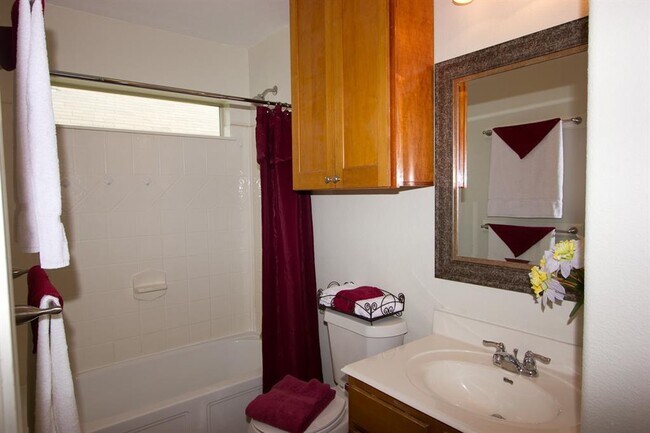 Building Photo - 7304 S Glenn St