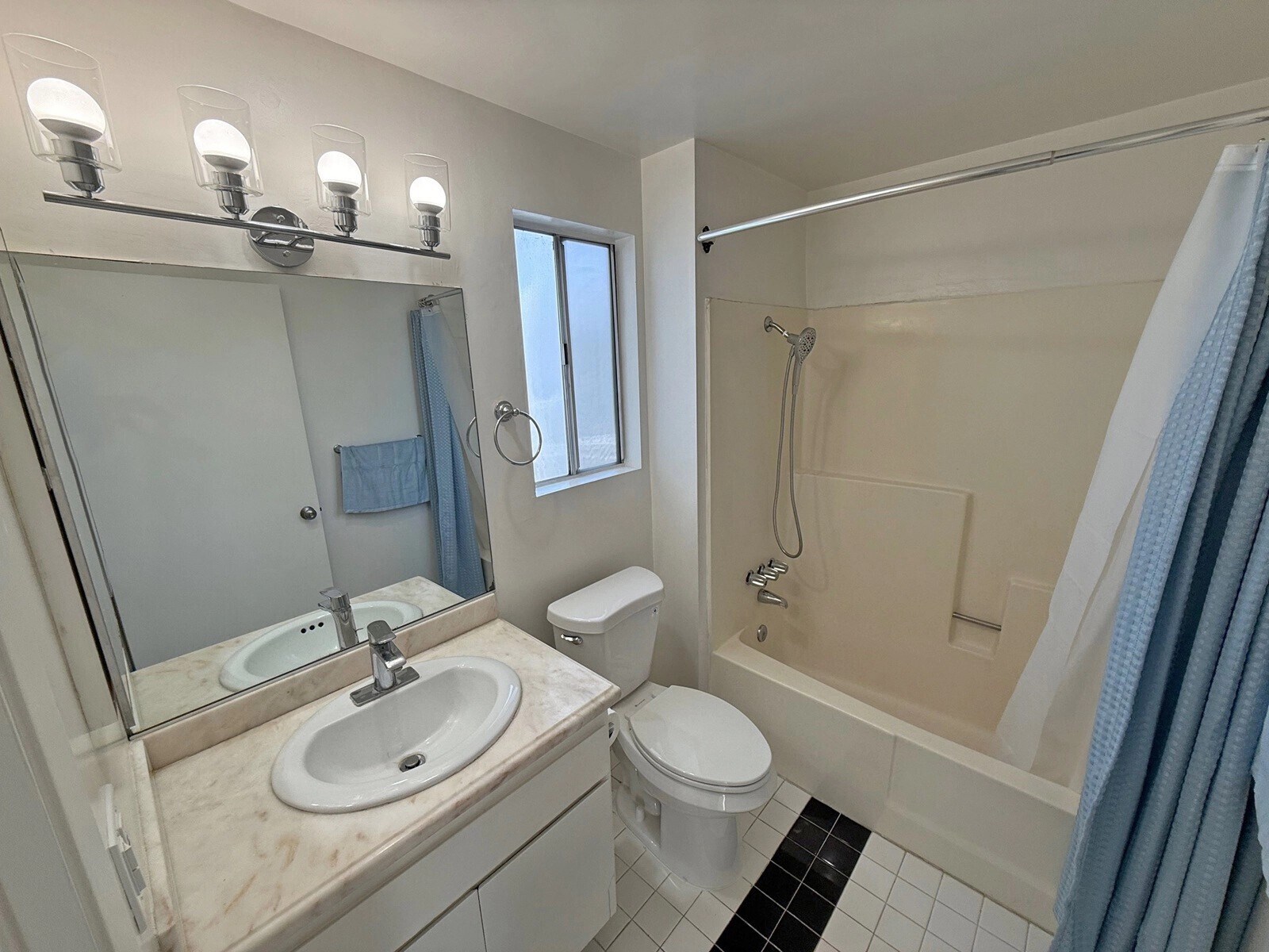 Building Photo - 4530 Whitsett Ave