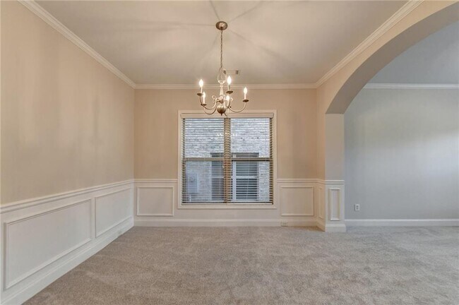 Building Photo - 522 Suwanee Oaks Dr NE
