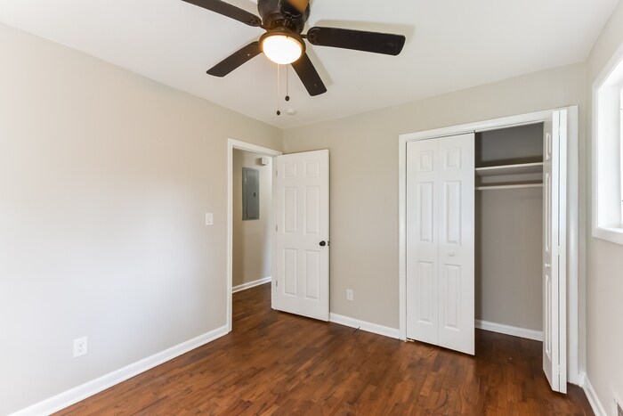 Building Photo - 2362 Macon Dr SW