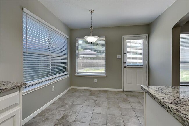 Building Photo - 1714 Sterling Village Dr