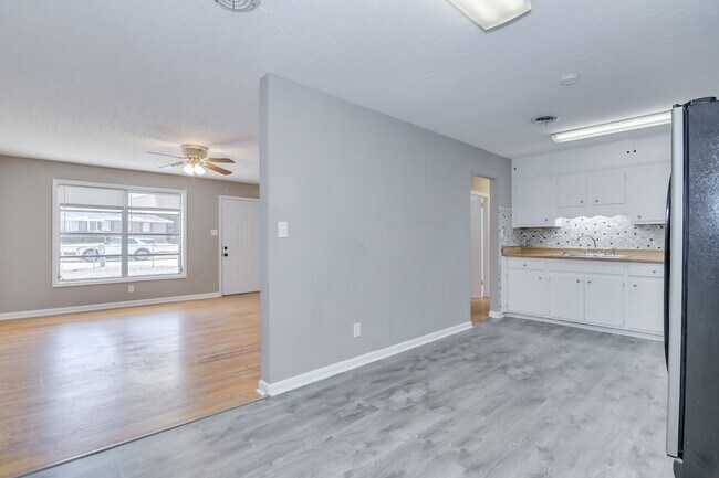 Building Photo - 4 Bedroom 1.5 Bathroom Home in Augusta