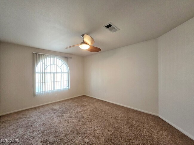 Building Photo - 3697 Ferndale Cove Dr