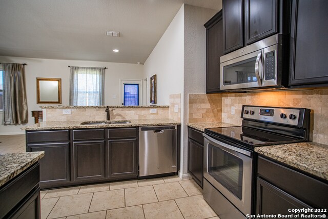 Building Photo - 7715 Watersedge Cove