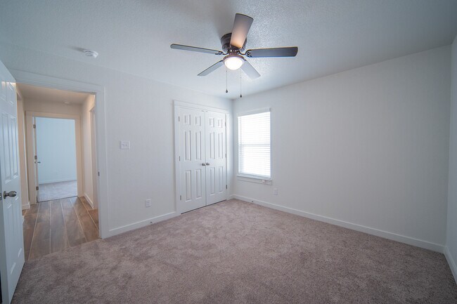 Building Photo - 1414 Sideoats Ln