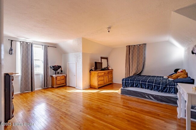 Building Photo - 2890 Shelbyville Rd