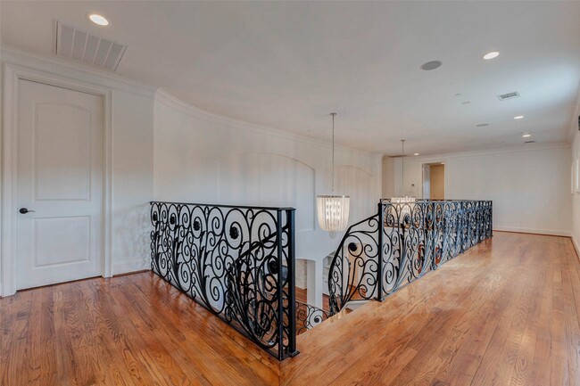 Building Photo - 5410 Valerie St