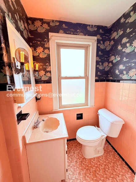 Building Photo - 3209 W Grand St