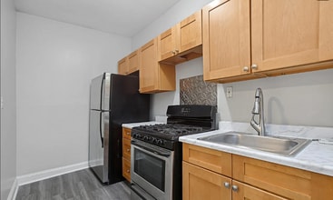 Building Photo - 255X W Lombard St