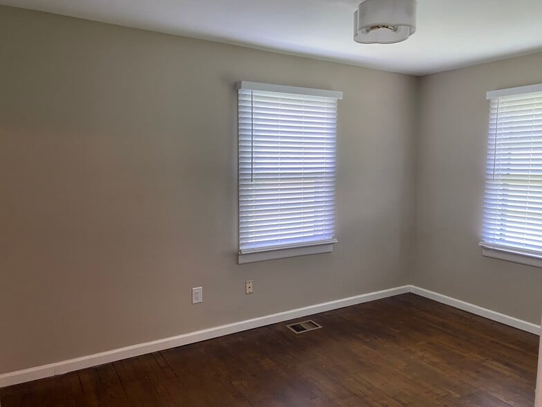 Building Photo - 8027 Pelleaux Rd