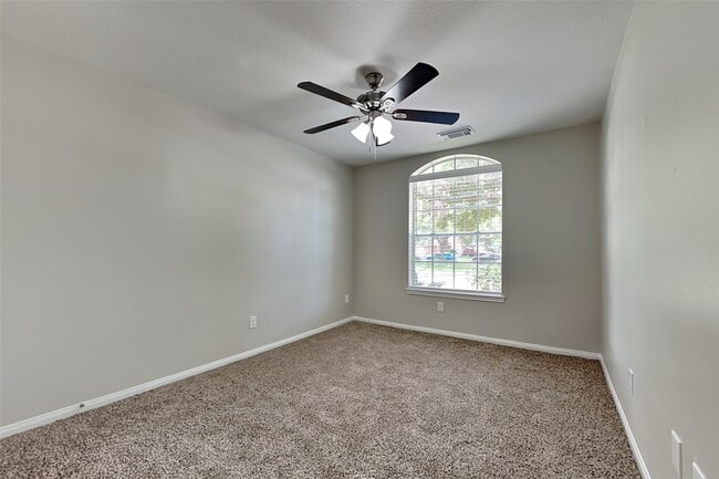 Building Photo - 3318 Noble Hollow Dr