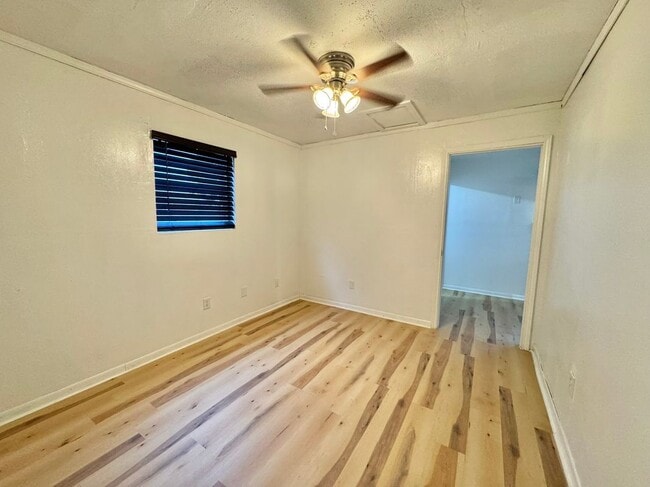 Building Photo - 11414 Sralla Rd