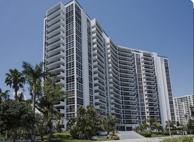 Building Photo - 2841 N Ocean Blvd