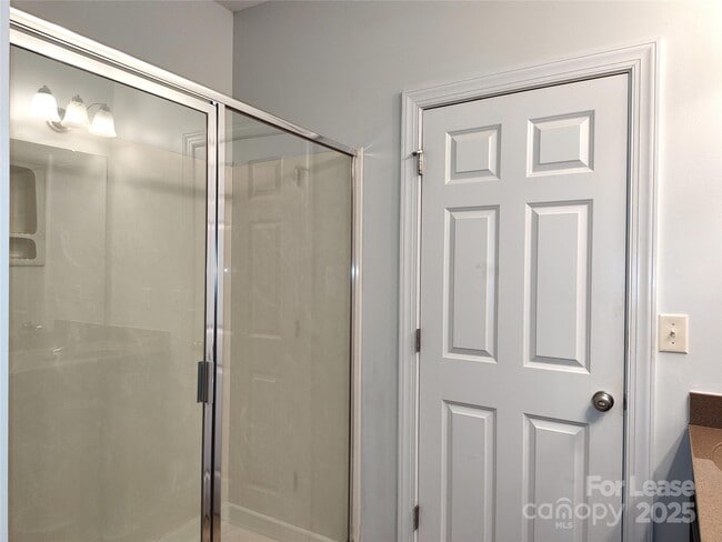 Building Photo - 14616 Juventus St